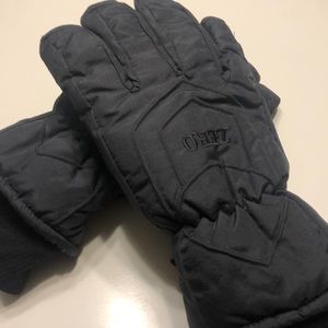 New ‘Zero’ brand gloves.